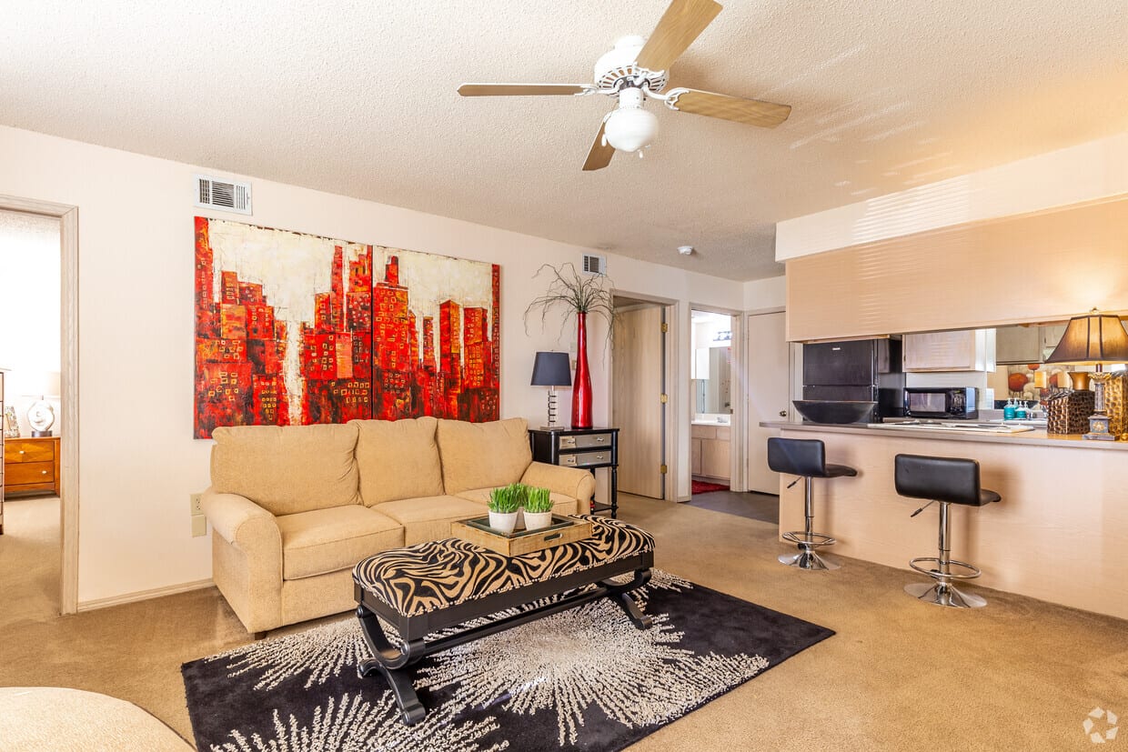 Explore student housing options near Texarkana’s aviation mechanic school by visiting The Links apartment complex website for convenient, nearby living.